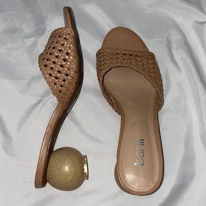 Bar III Tan Ball Slides size 5